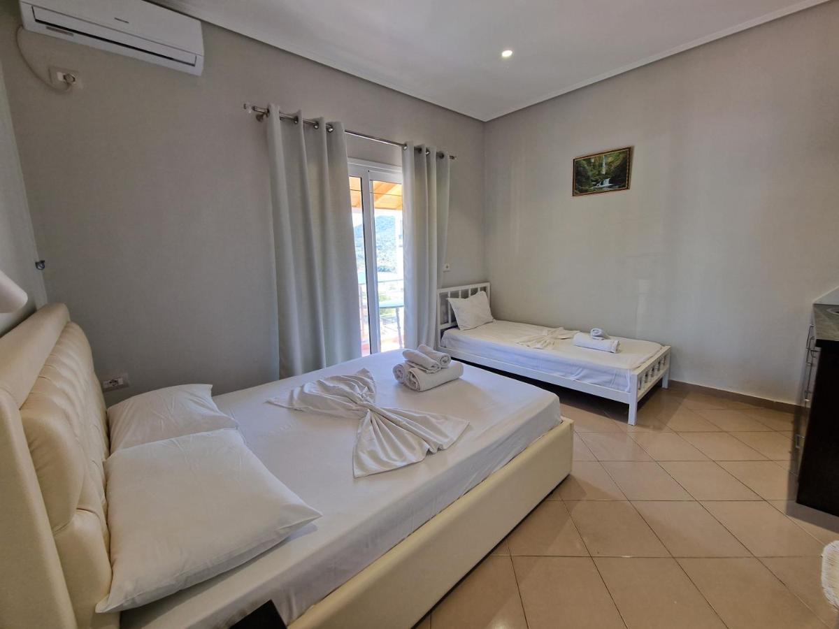 Villa Juli Ксамил Екстериор снимка