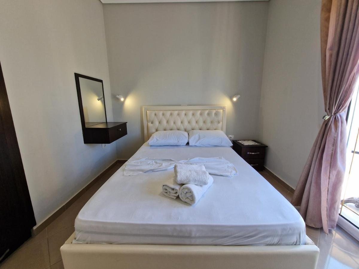 Villa Juli Ксамил Екстериор снимка