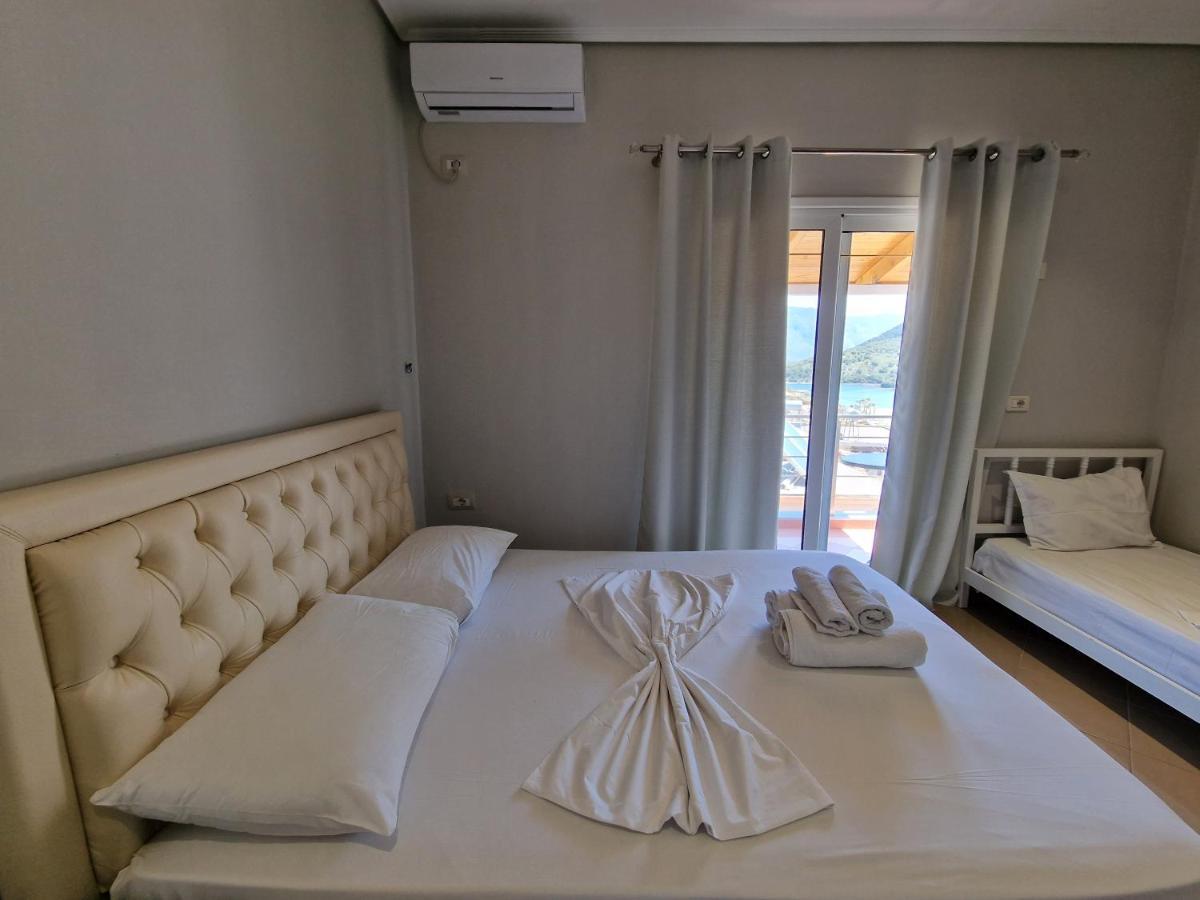 Villa Juli Ксамил Екстериор снимка