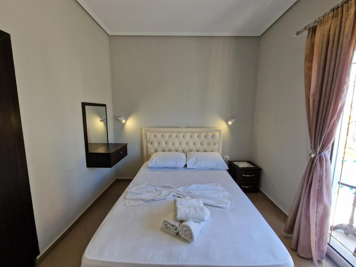 Villa Juli Ксамил Екстериор снимка