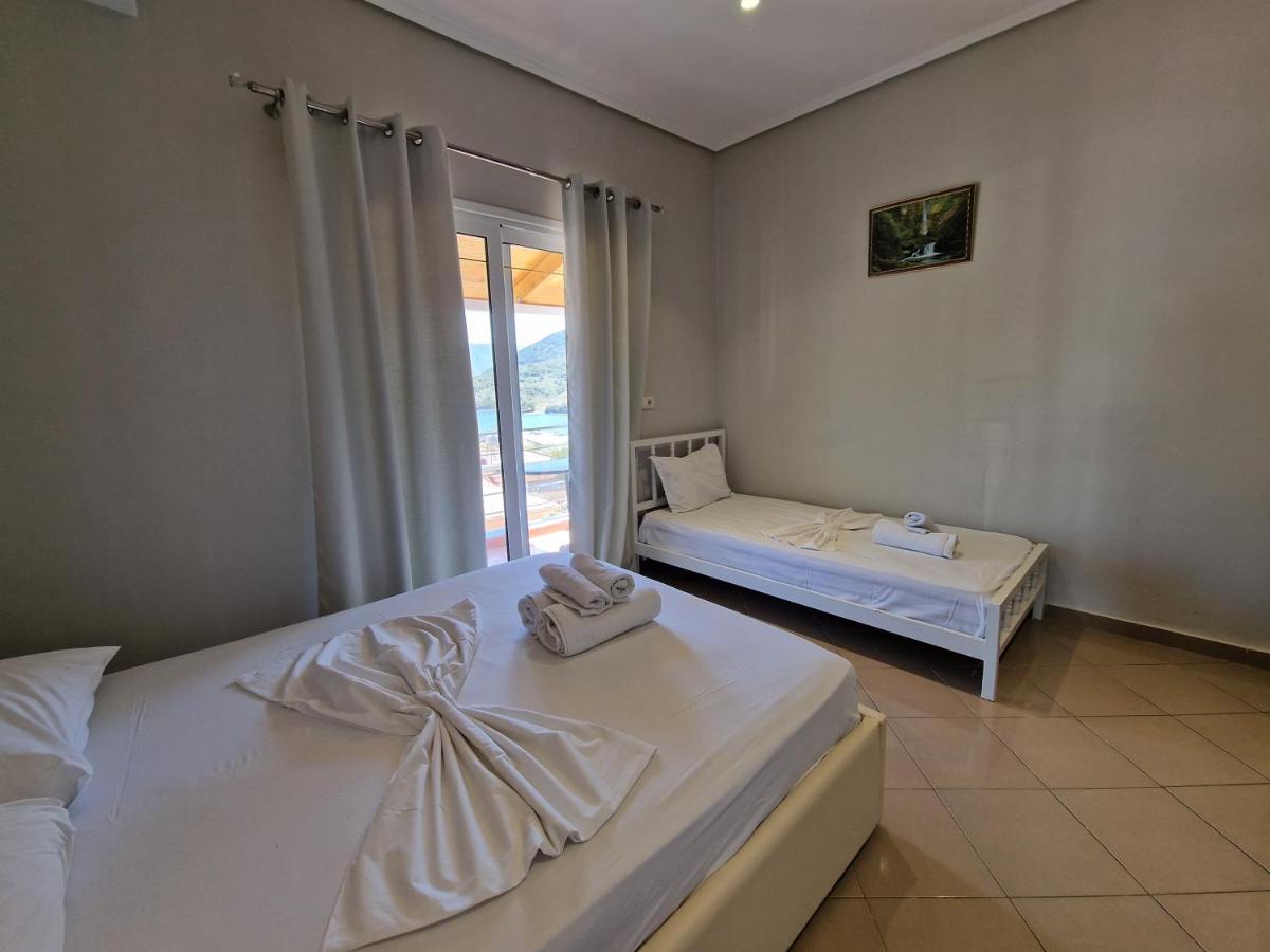 Villa Juli Ксамил Екстериор снимка