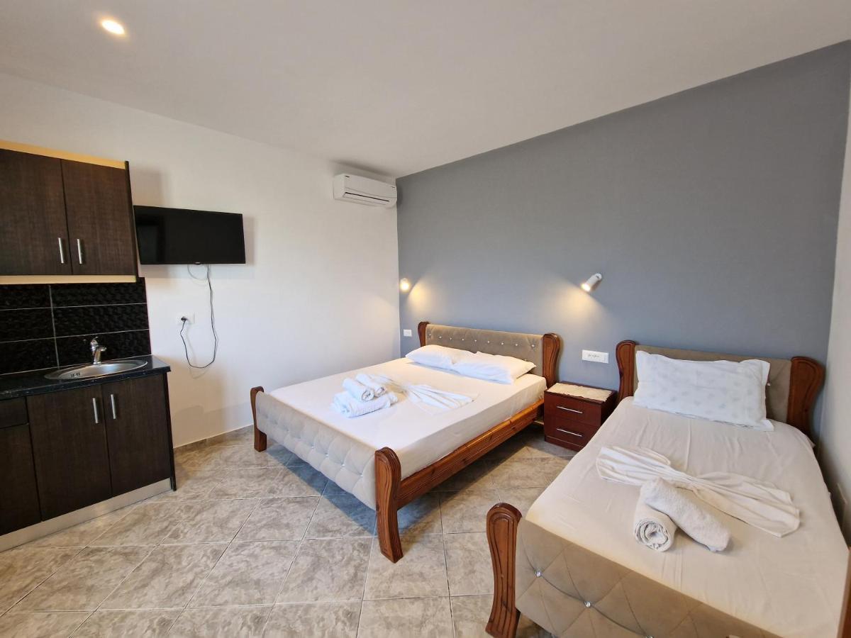 Villa Juli Ксамил Екстериор снимка