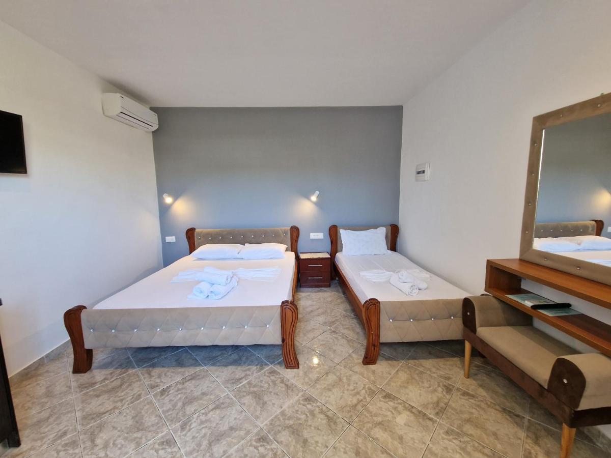 Villa Juli Ксамил Екстериор снимка