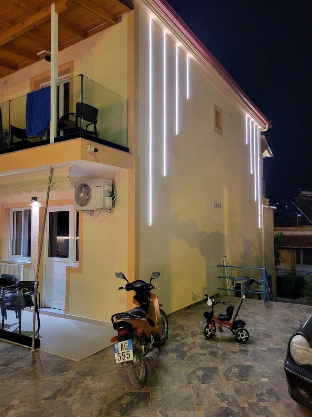Villa Juli Ксамил Екстериор снимка