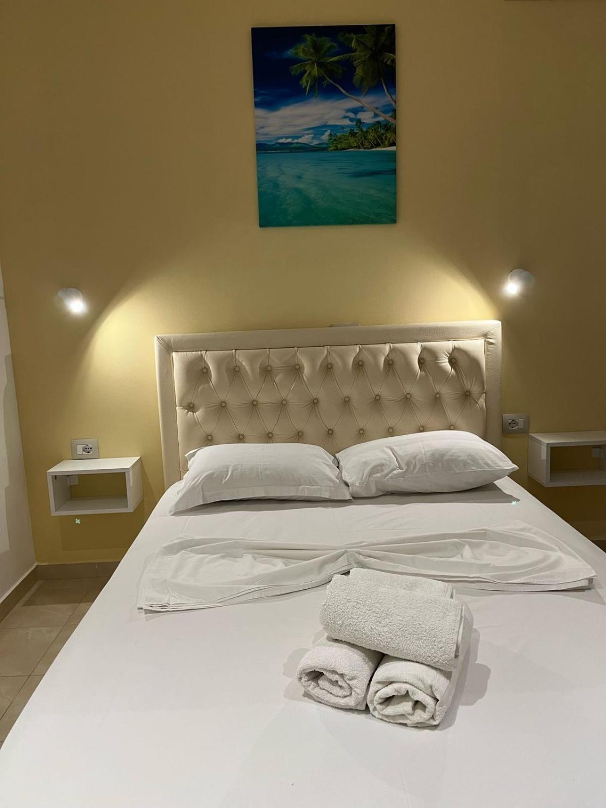 Villa Juli Ксамил Екстериор снимка