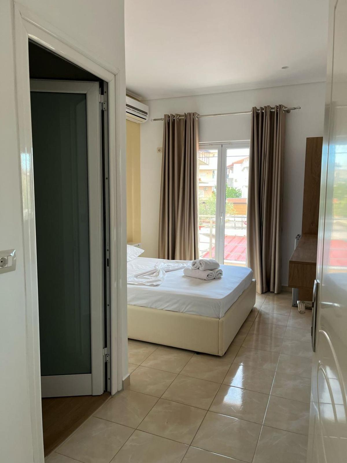 Villa Juli Ксамил Екстериор снимка